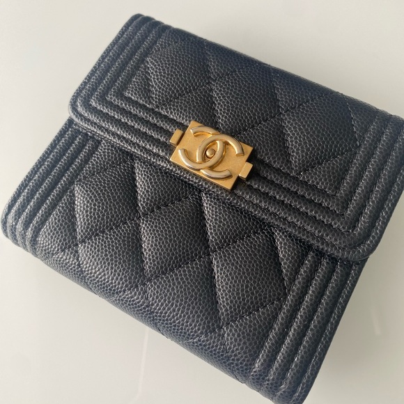 SOLD❌ Chanel Boy Small Trifold Wallet - Picture 4 of 10